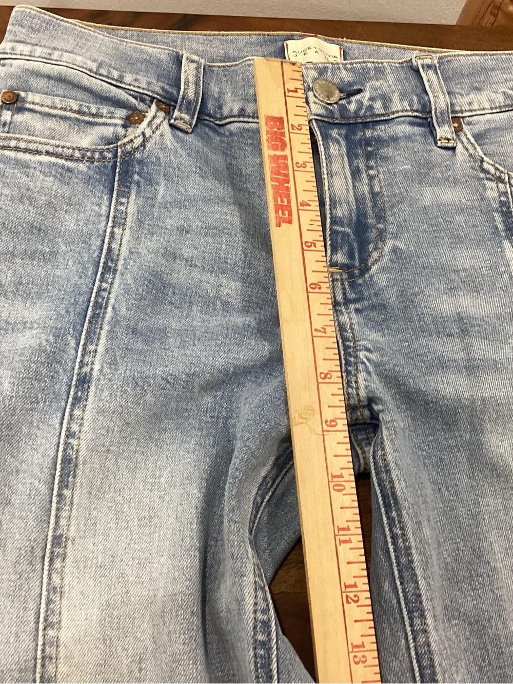 Alice + Olivia Light Blue Low Rise Split-Hem Flared Jeans -  NWOT - SIZE 28 - Picture 13 of 15